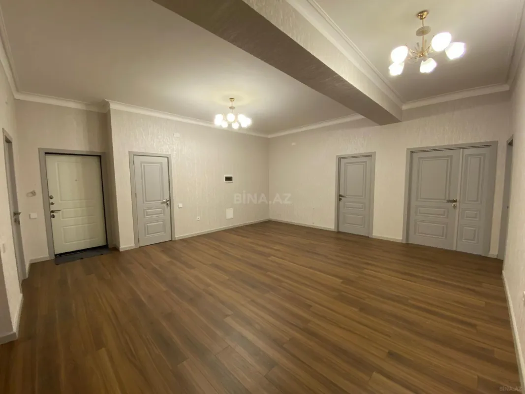 Satılır 4 otaqlı mənzil 178 m²