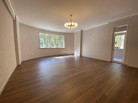 Satılır 4 otaqlı mənzil 178 m²