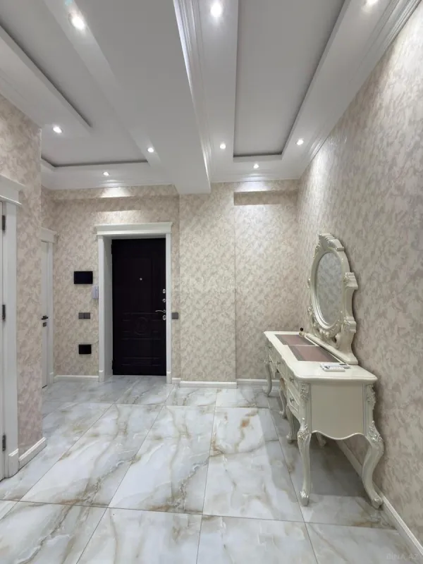 Satılır 3 otaqlı mənzil 120 m²