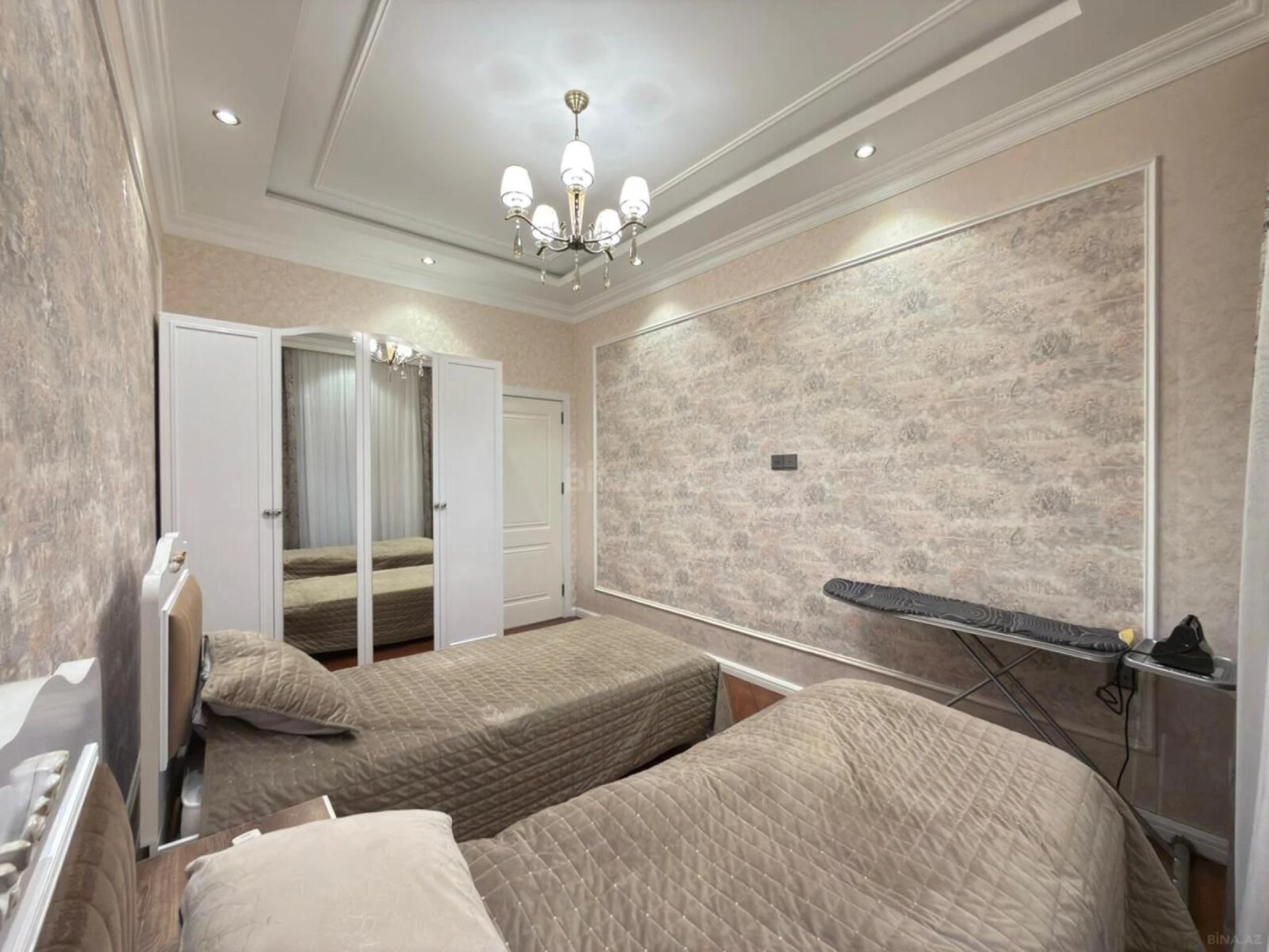 Satılır 3 otaqlı mənzil 120 m²