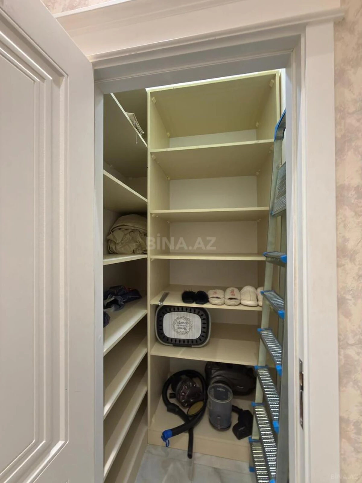 Satılır 3 otaqlı mənzil 120 m²