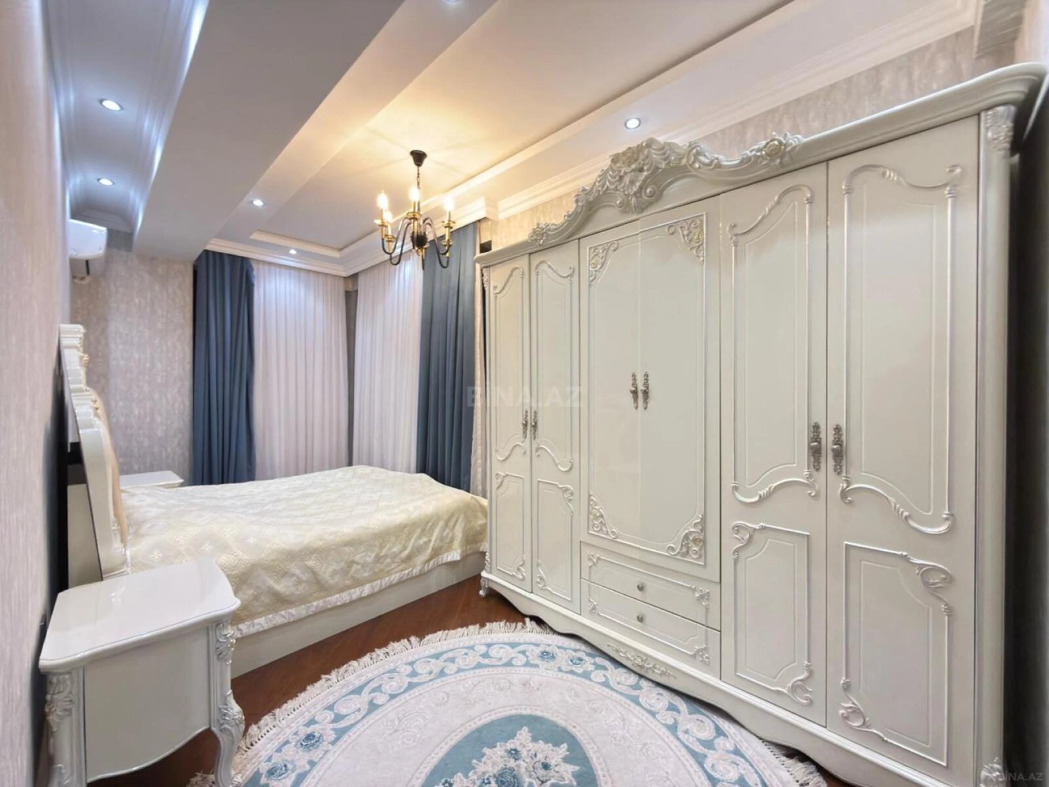 Satılır 3 otaqlı mənzil 120 m²