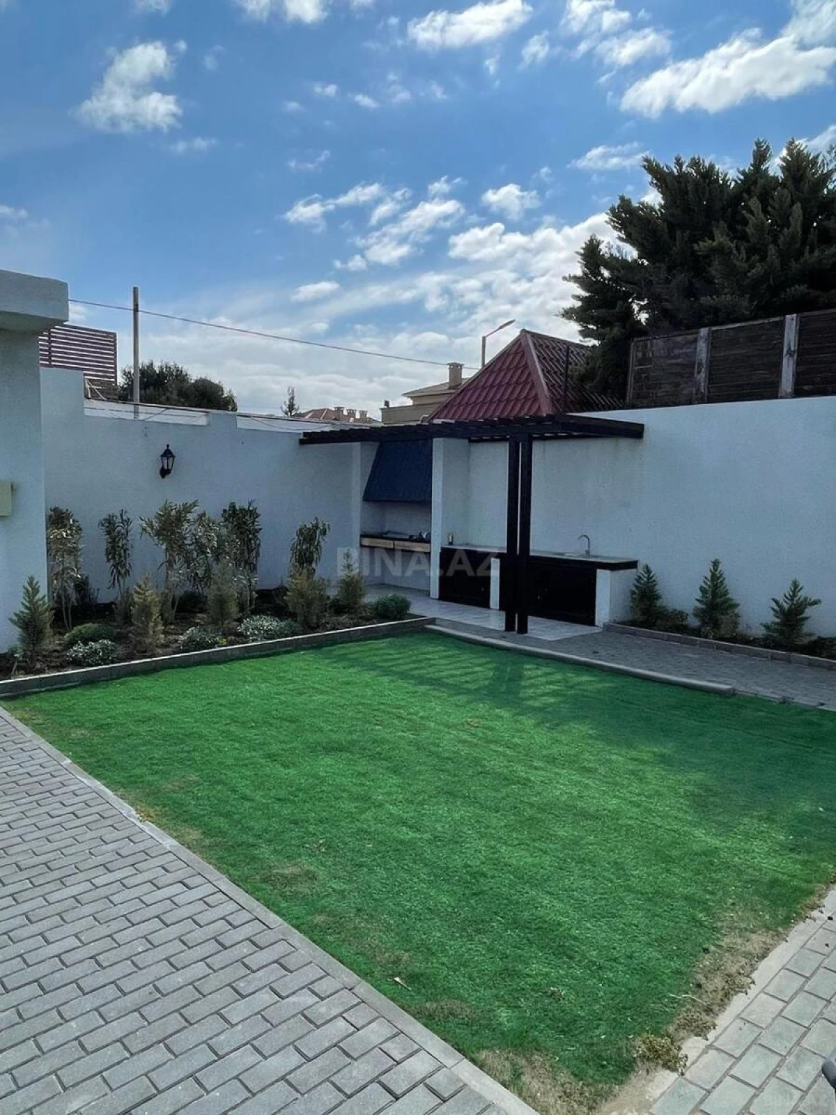 Satılır 4 otaqlı həyət evi 200 m²