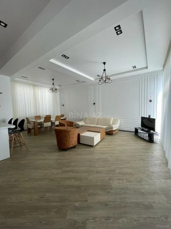 Satılır 4 otaqlı həyət evi 200 m²