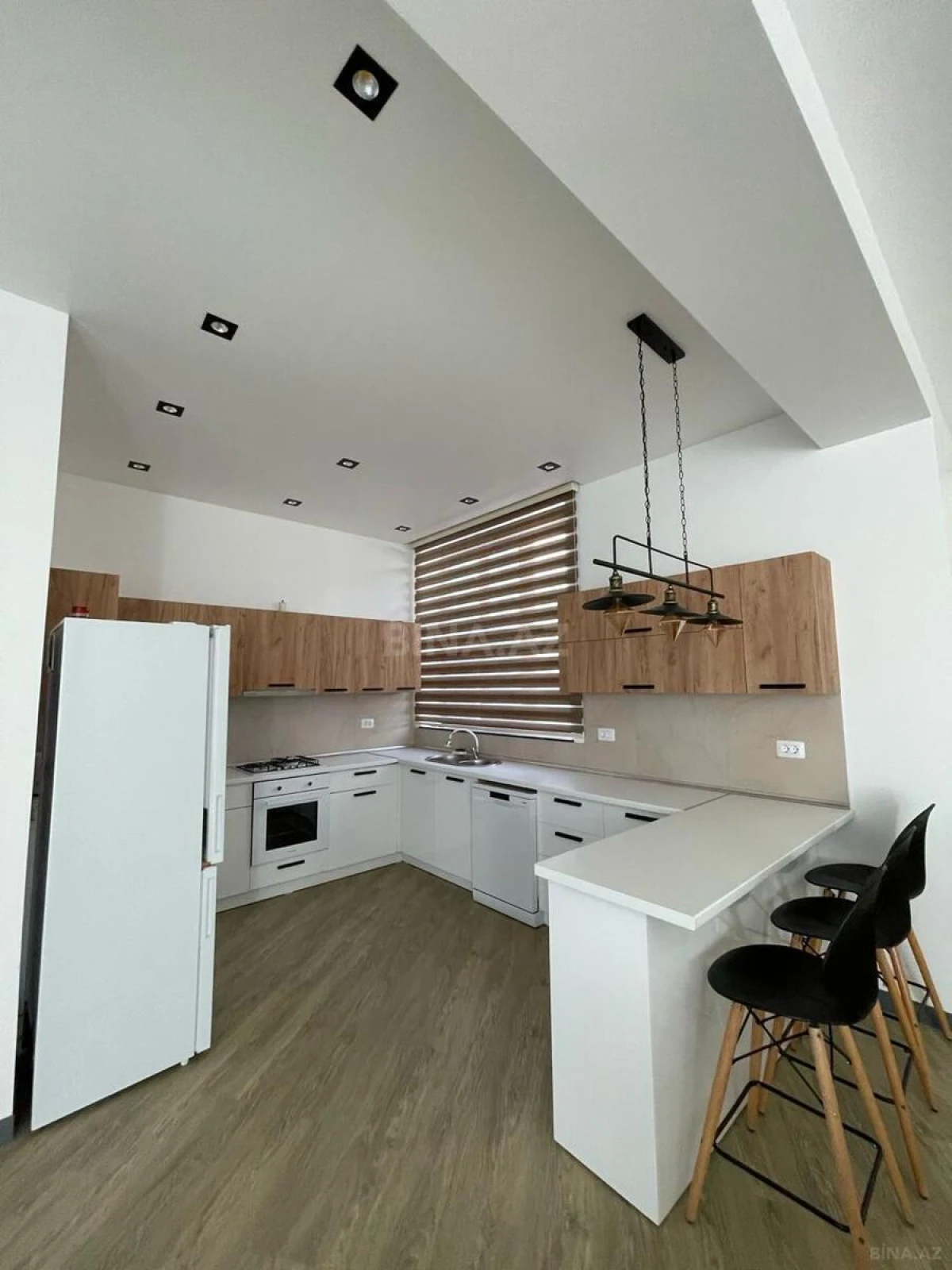 Satılır 4 otaqlı həyət evi 200 m²