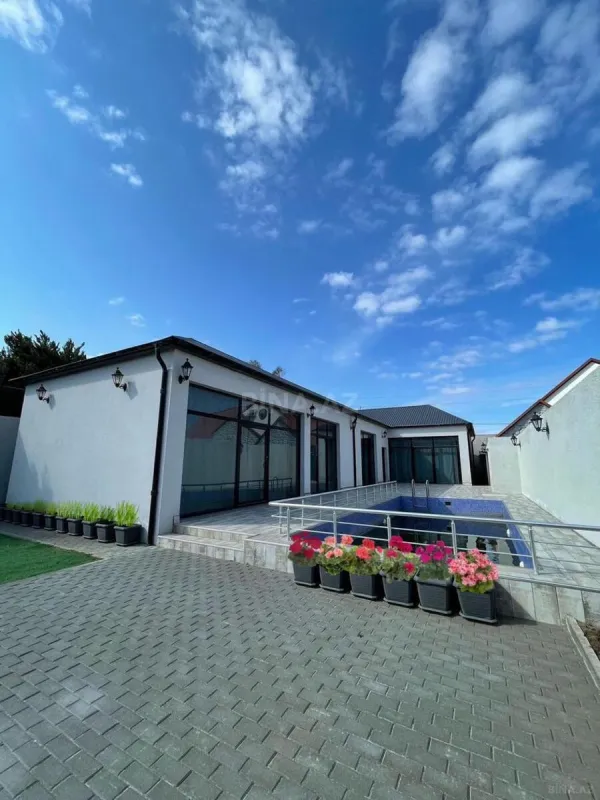 Satılır 4 otaqlı həyət evi 200 m²