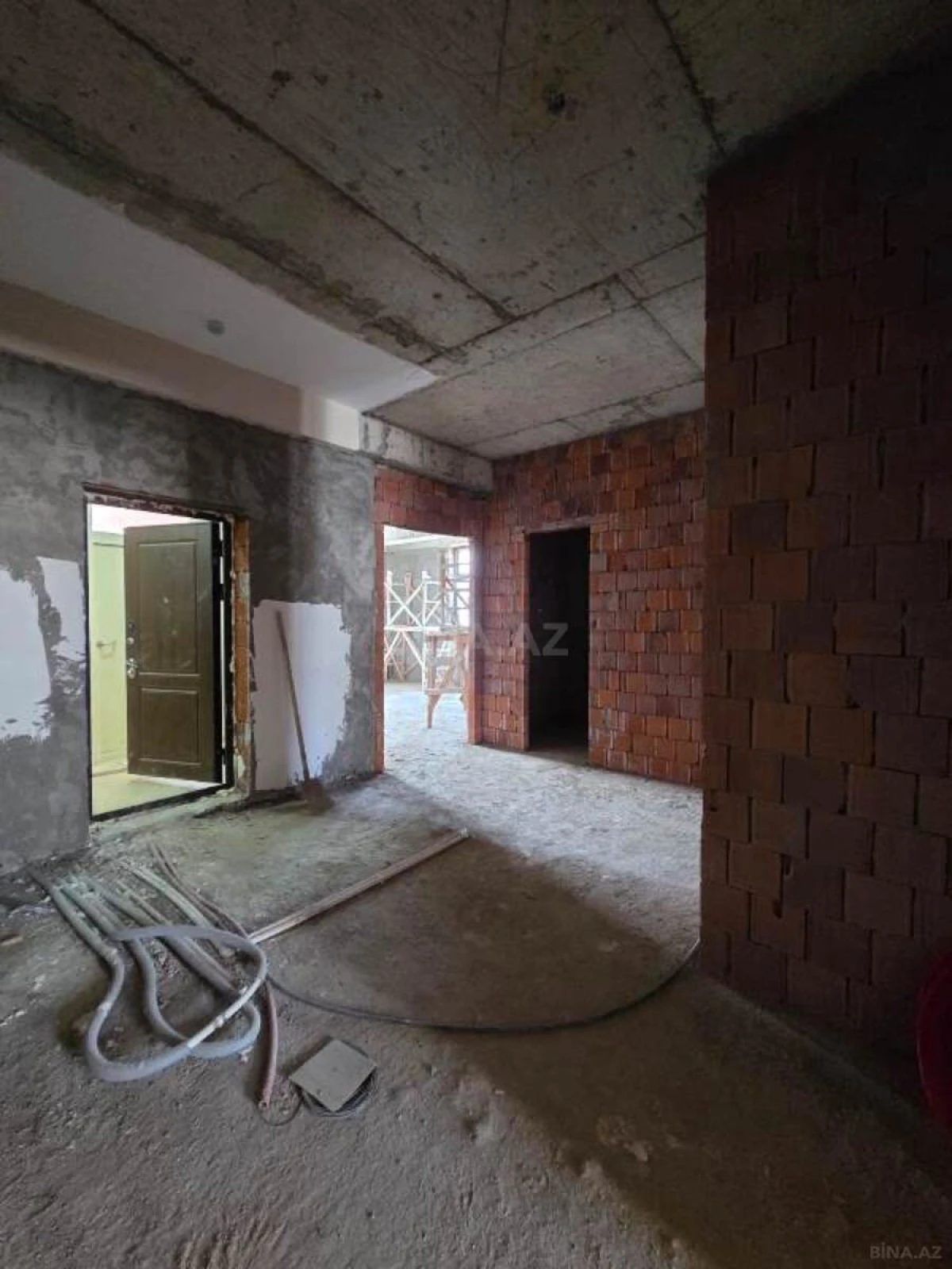 Satılır 4 otaqlı mənzil 165 m²