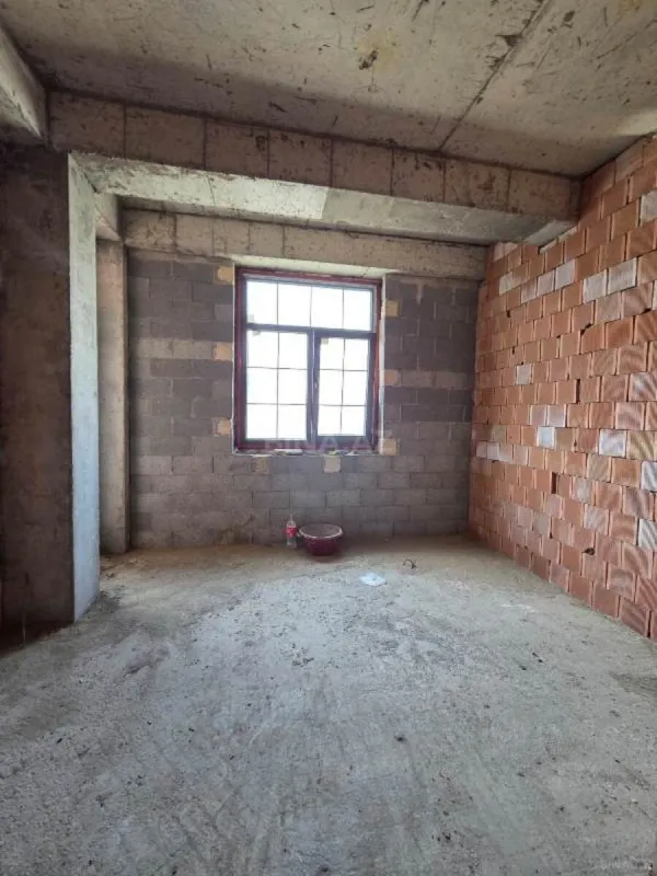 Satılır 4 otaqlı mənzil 165 m²