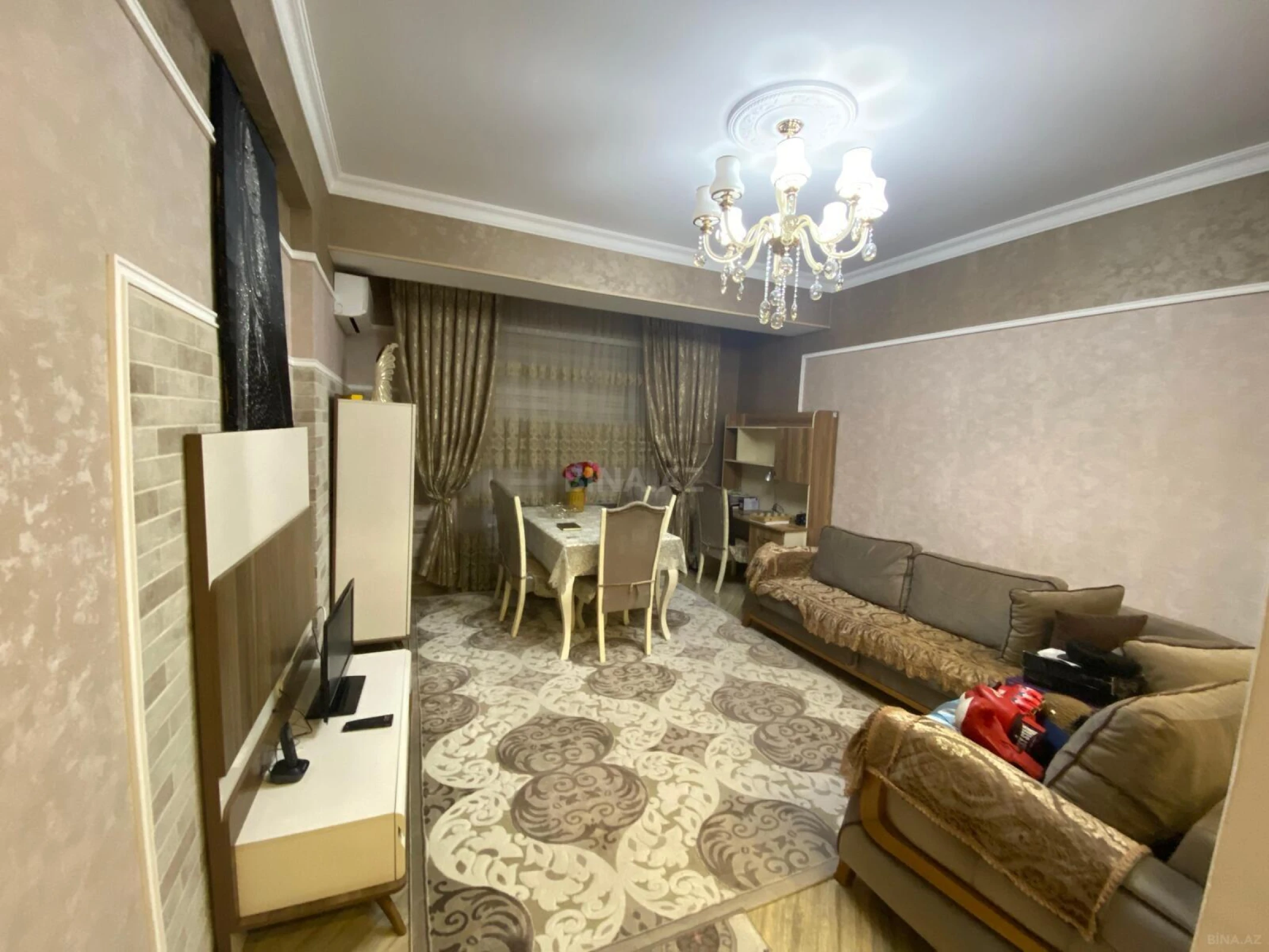 Kirayə verilir 3 otaqlı mənzil 135 m²