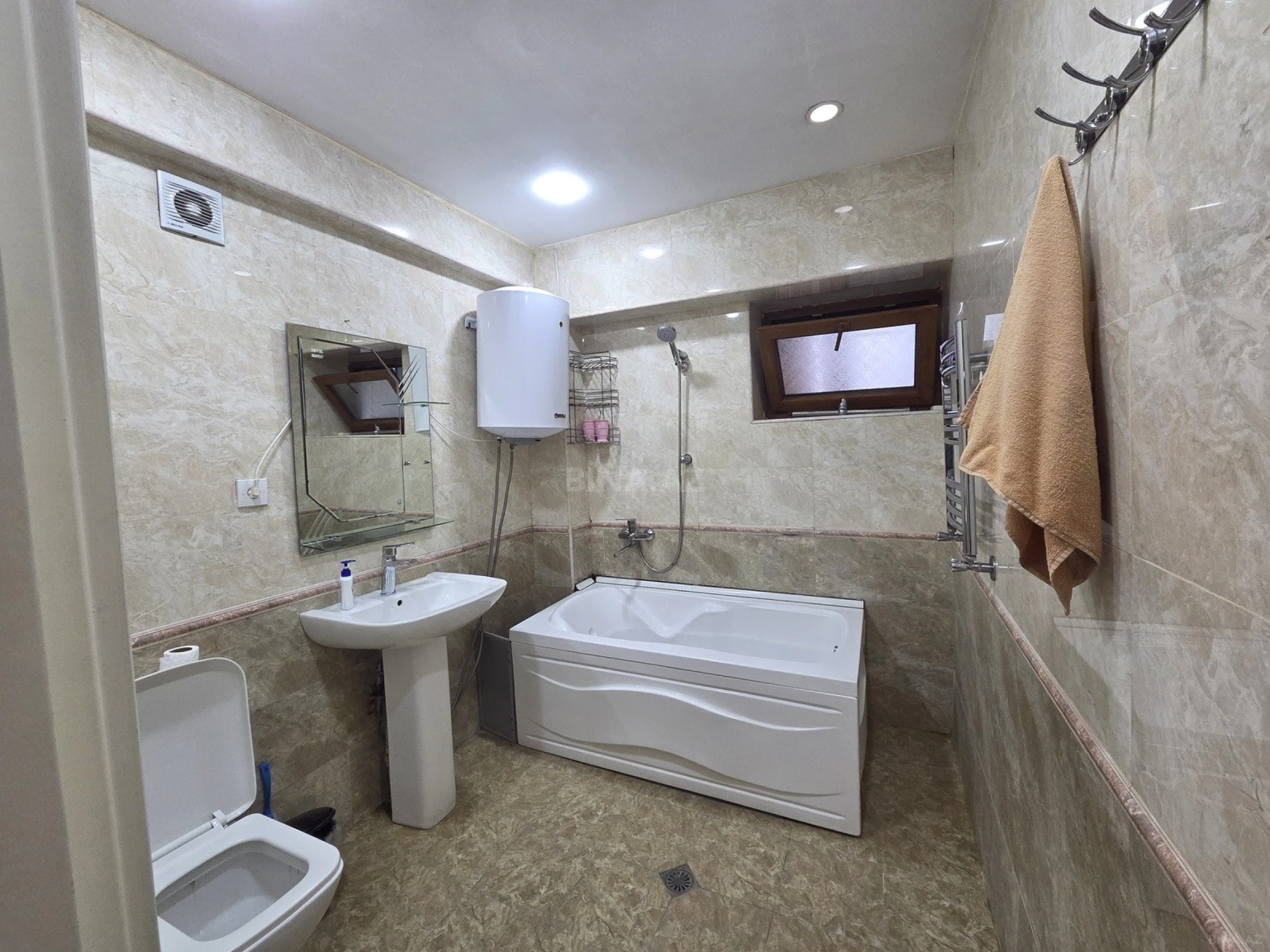 Kirayə verilir 3 otaqlı mənzil 95 m²