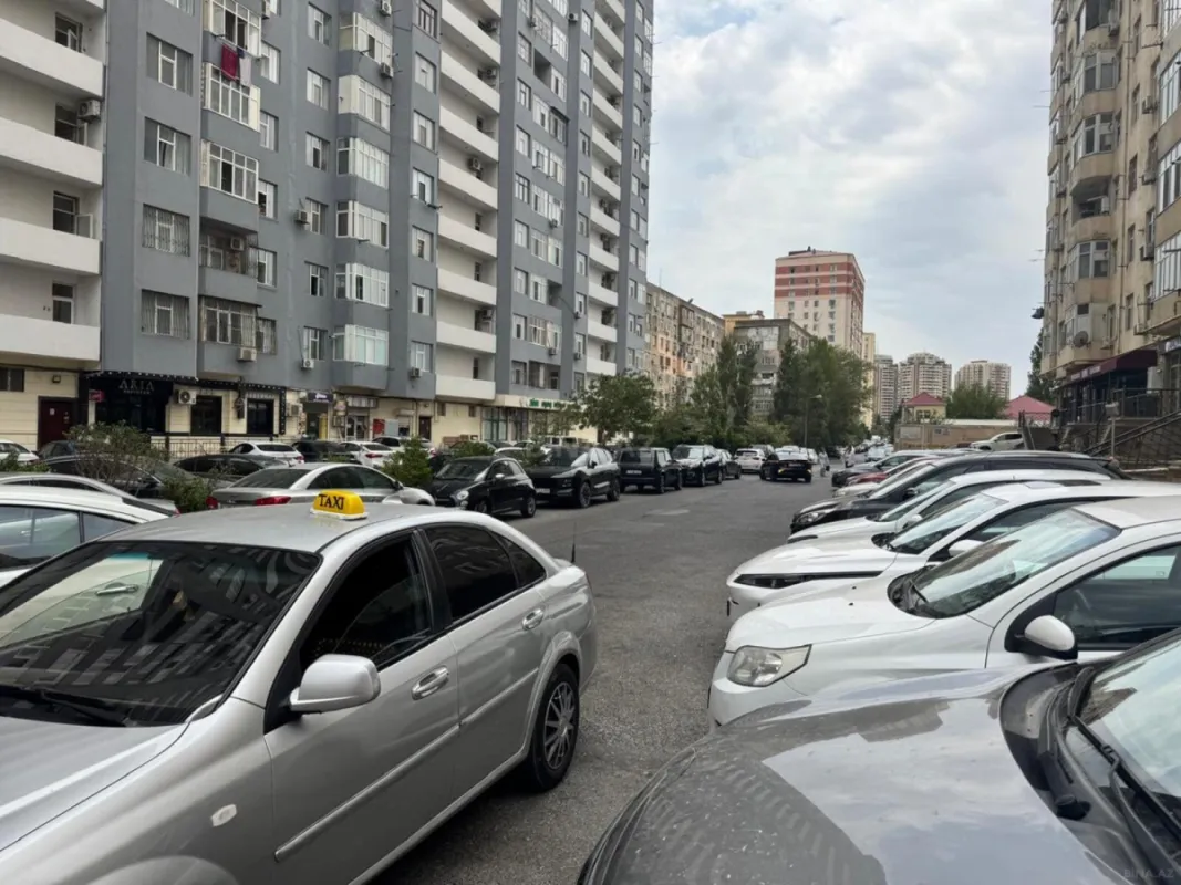 Satılır obyekt 750 m²