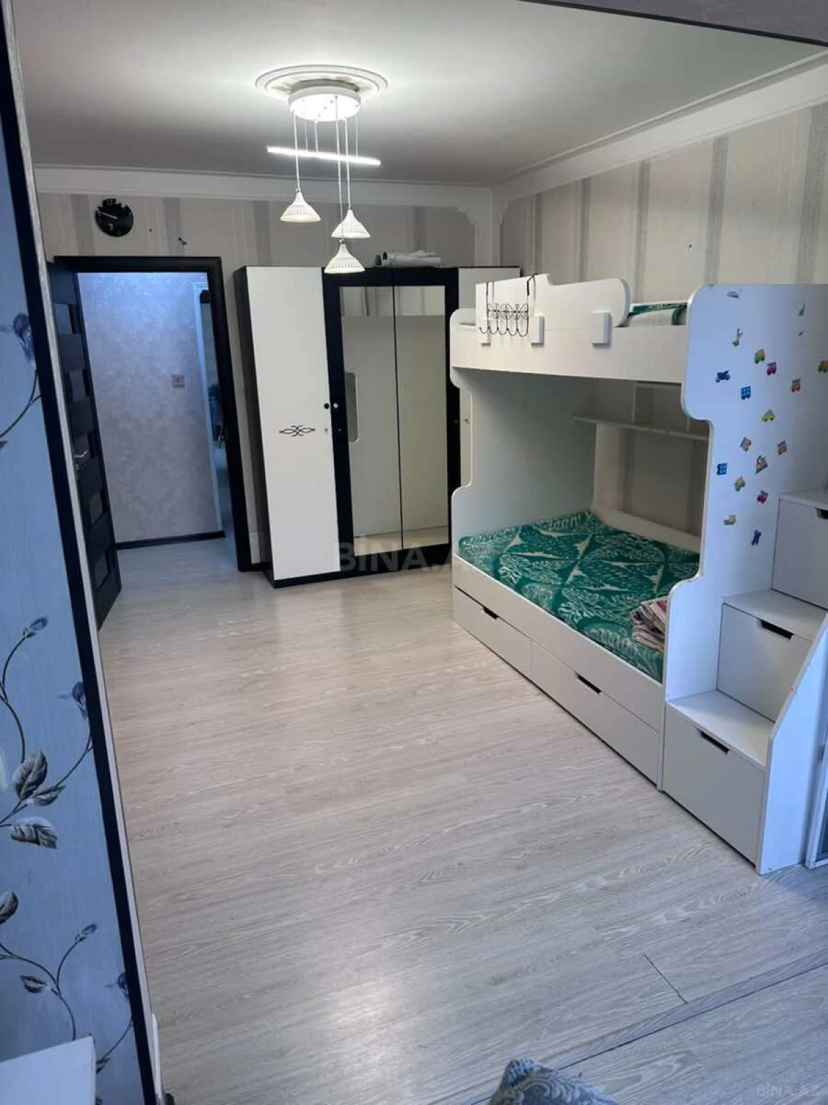 Kirayə verilir 3 otaqlı mənzil 100 m²