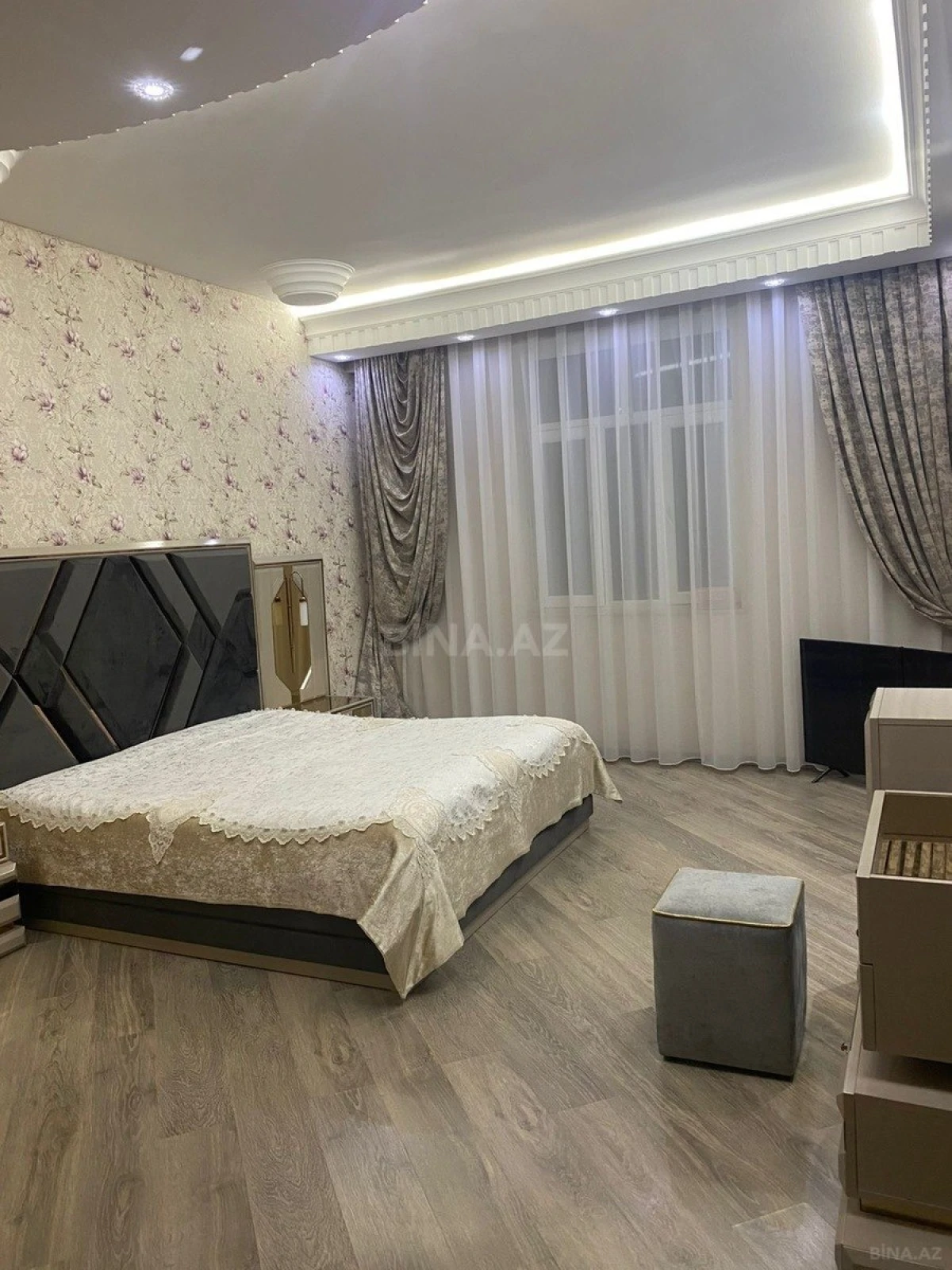 Satılır 2 otaqlı mənzil 95 m²