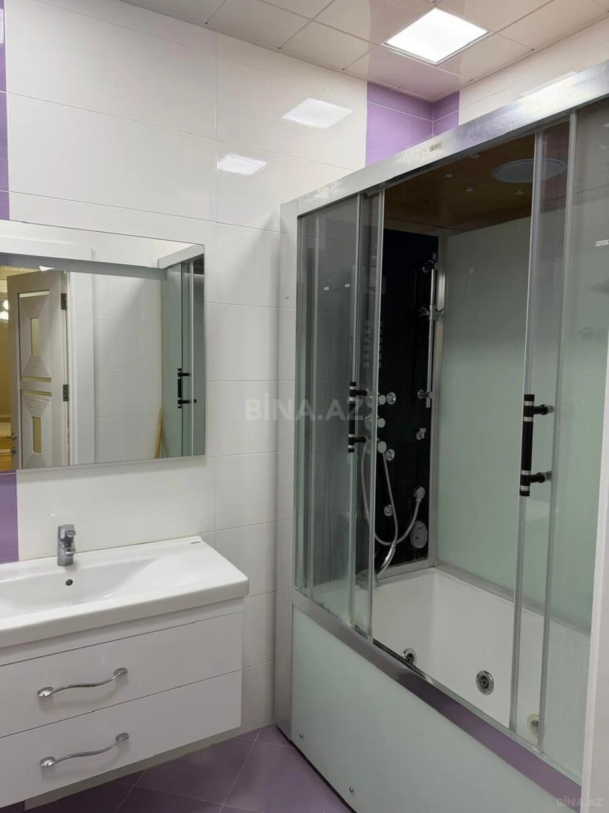 Kirayə verilir 3 otaqlı mənzil 145 m²