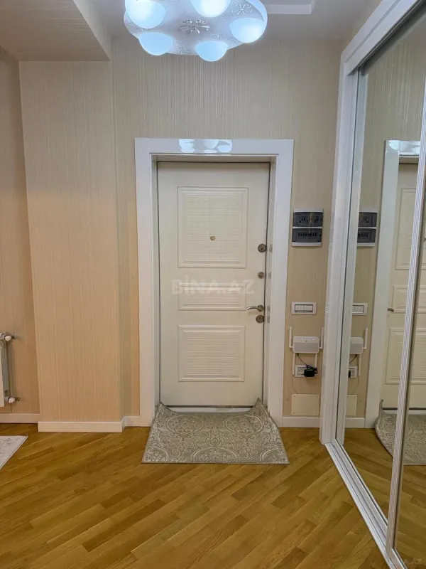 Kirayə verilir 3 otaqlı mənzil 145 m²