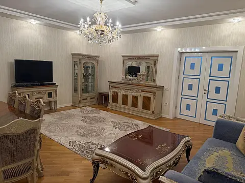 Kirayə verilir 3 otaqlı mənzil 145 m²