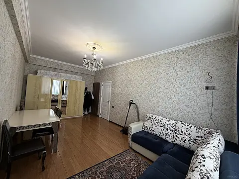 Satılır 1 otaqlı mənzil 50 m²