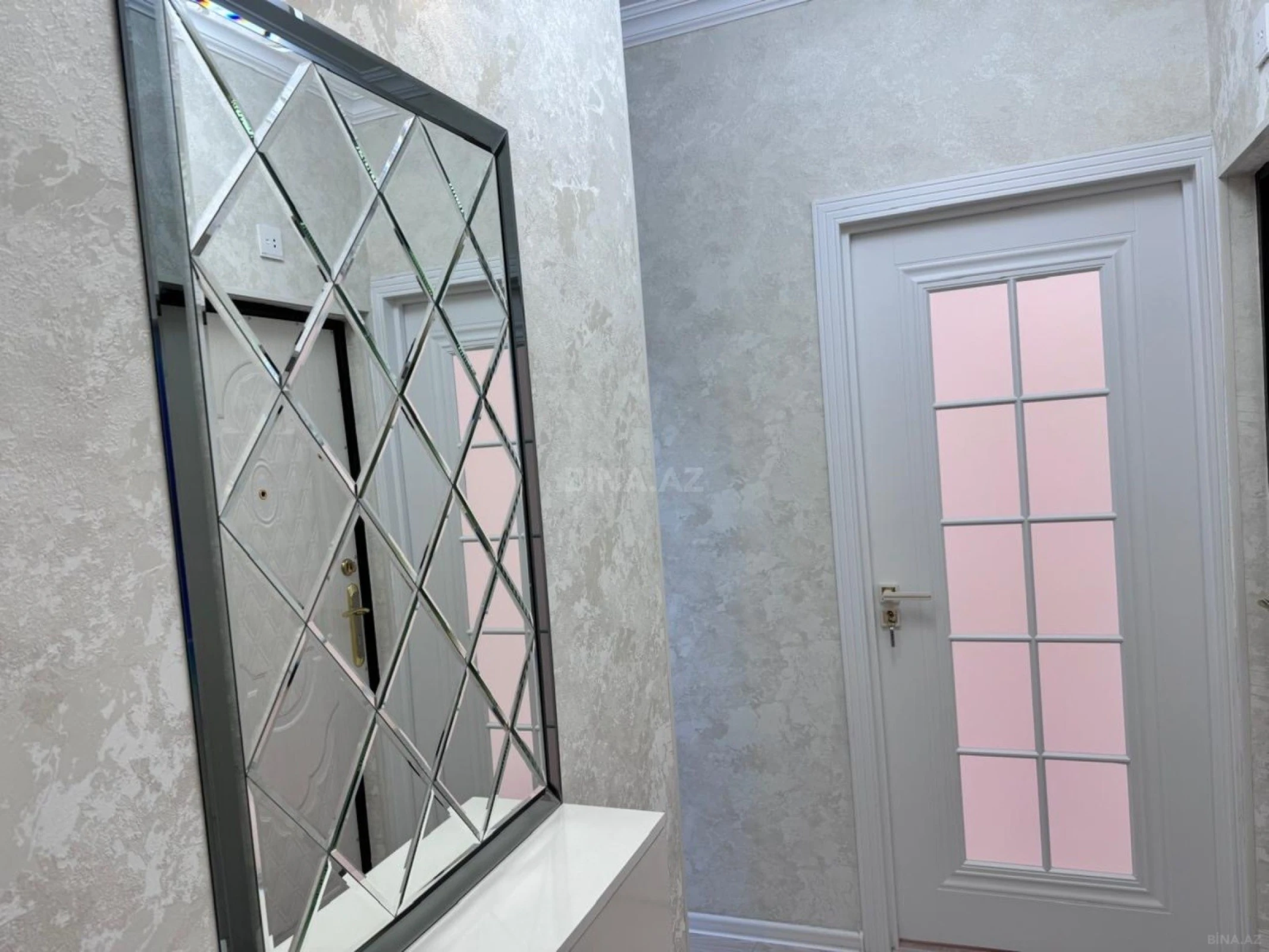 Satılır 2 otaqlı mənzil 55 m²