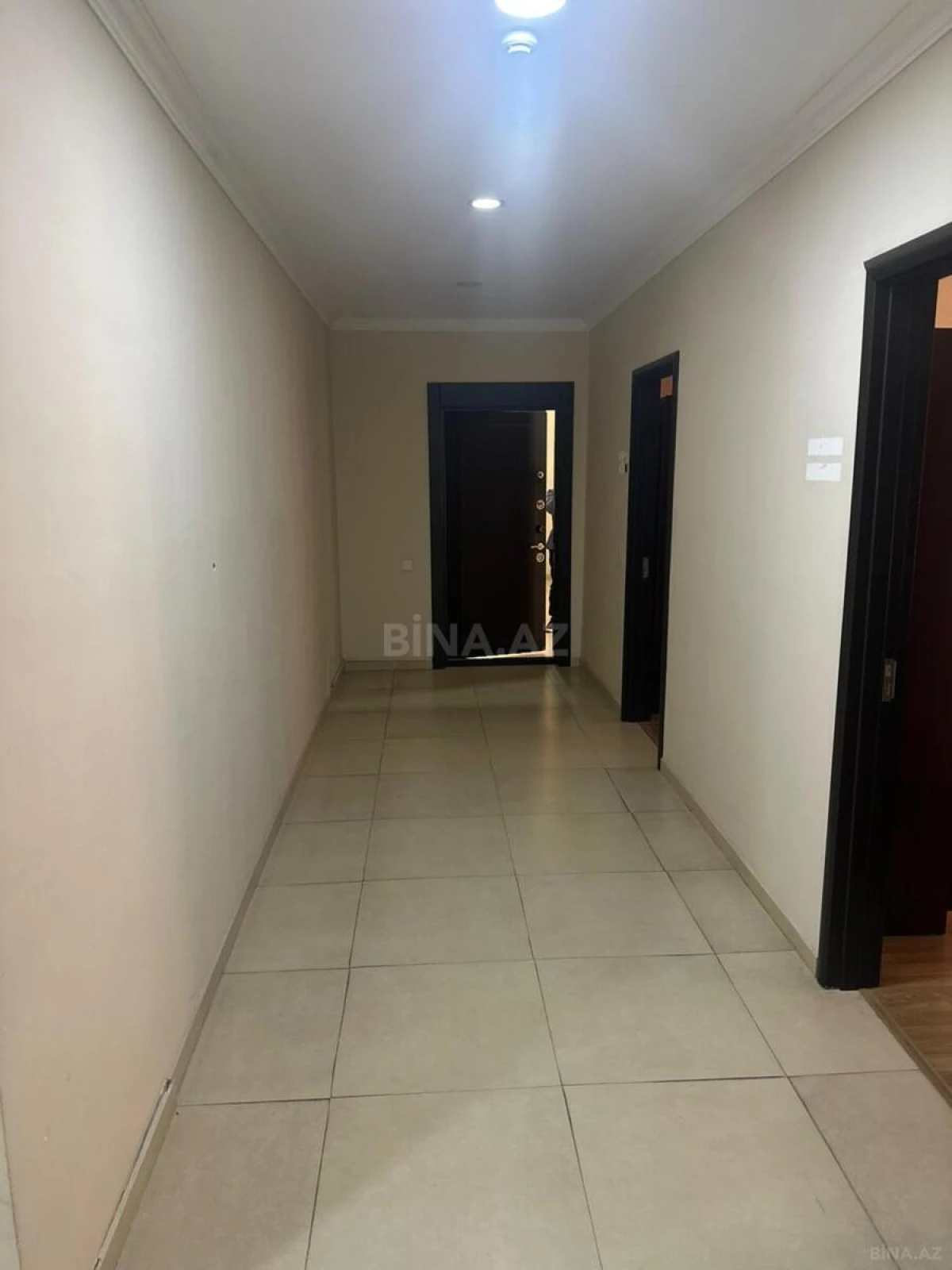 Kirayə verilir 13 otaqlı ofis 700 m²