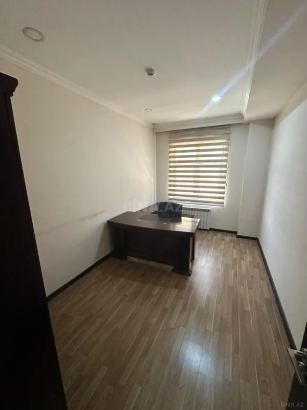 Kirayə verilir 13 otaqlı ofis 700 m²