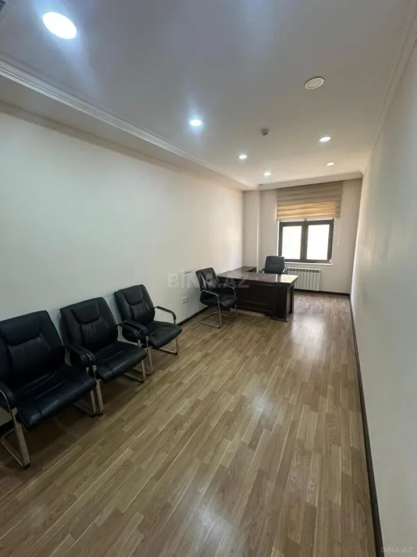 Kirayə verilir 13 otaqlı ofis 700 m²