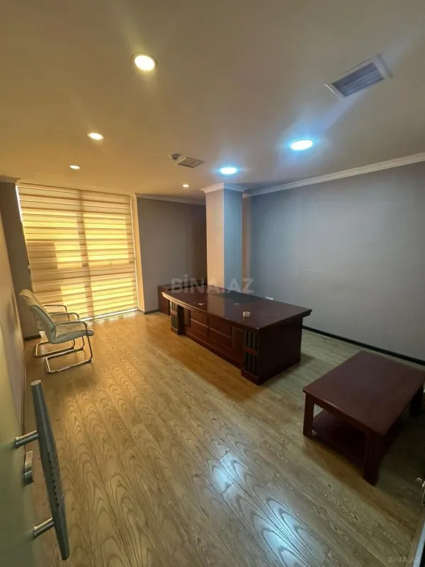 Kirayə verilir 13 otaqlı ofis 700 m²