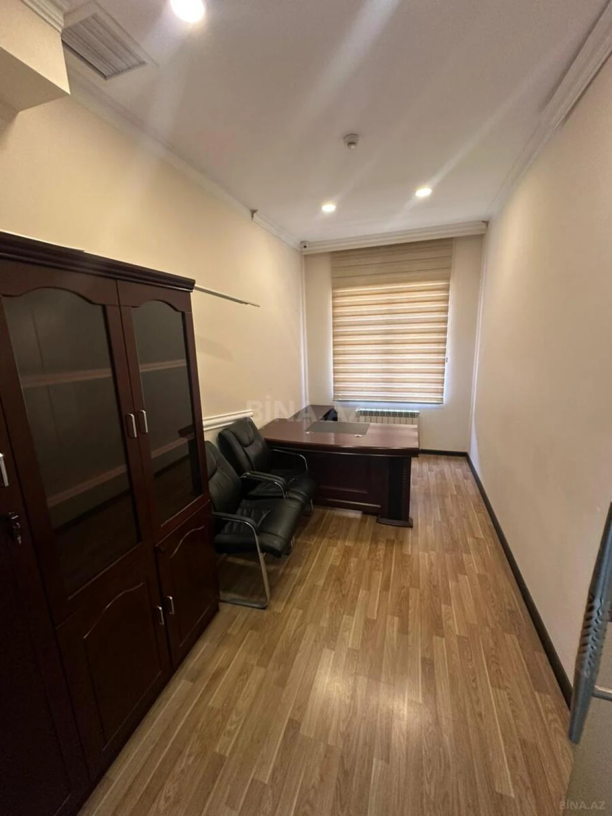 Kirayə verilir 13 otaqlı ofis 700 m²