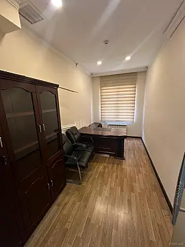 Kirayə verilir 13 otaqlı ofis 700 m²