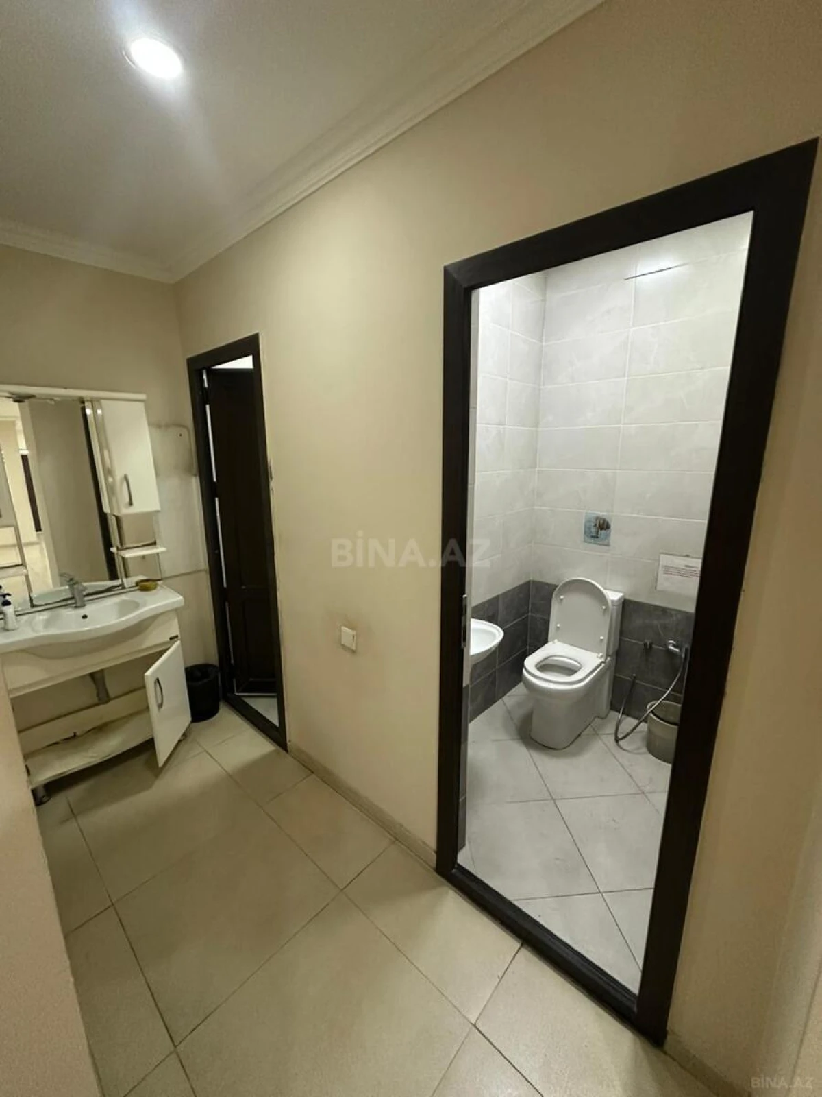 Kirayə verilir 13 otaqlı ofis 700 m²