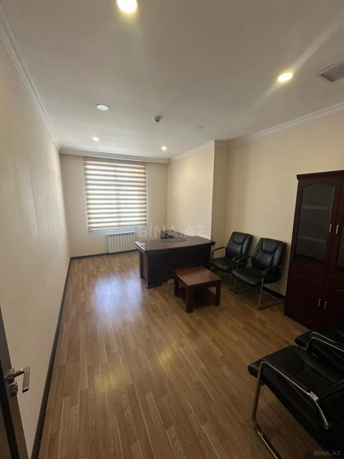 Kirayə verilir 13 otaqlı ofis 700 m²