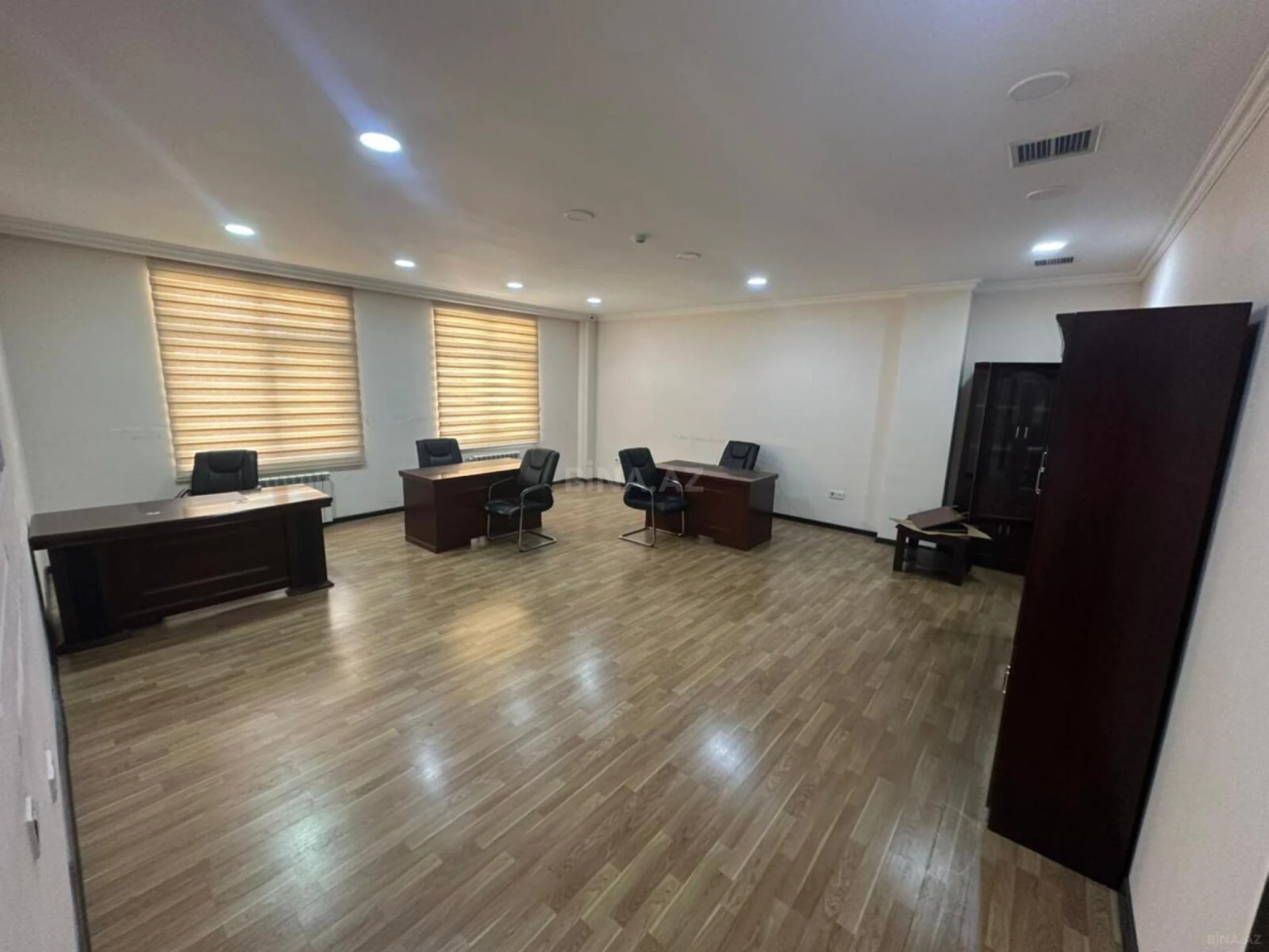 Kirayə verilir 13 otaqlı ofis 700 m²