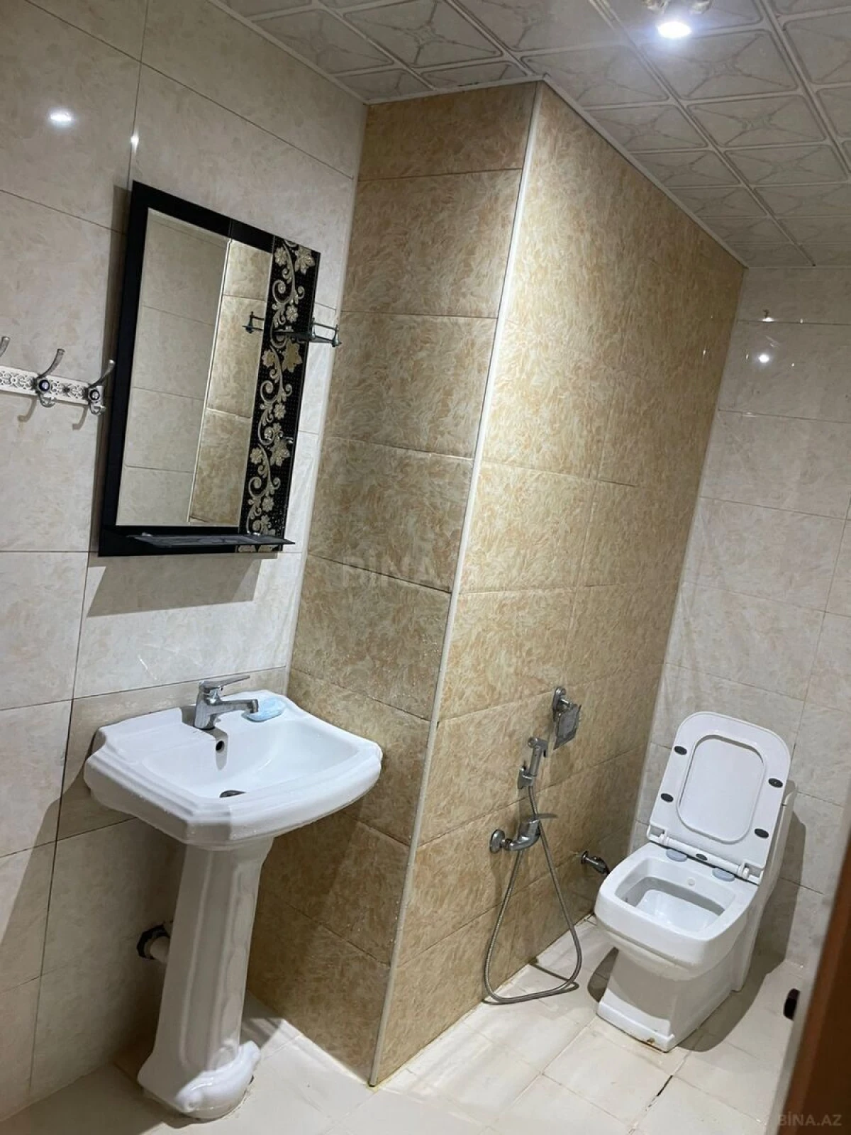 Kirayə verilir 1 otaqlı mənzil 52 m²