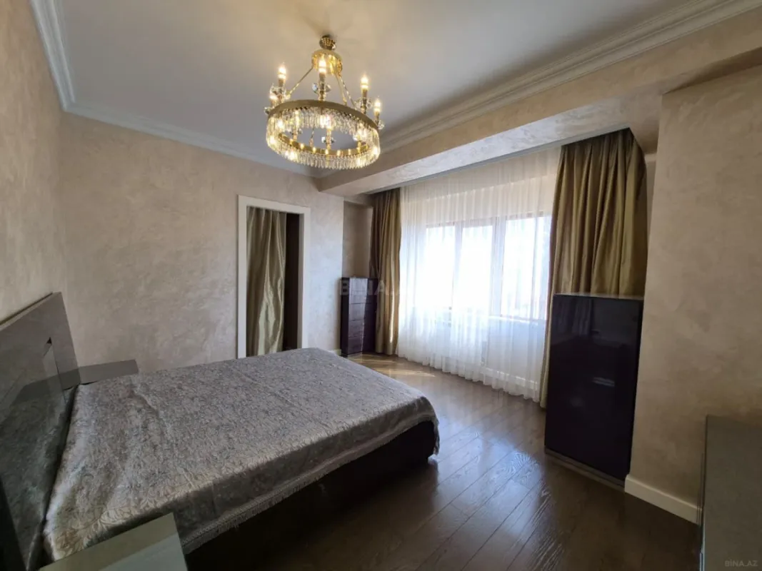 Kirayə verilir 3 otaqlı mənzil 170 m²