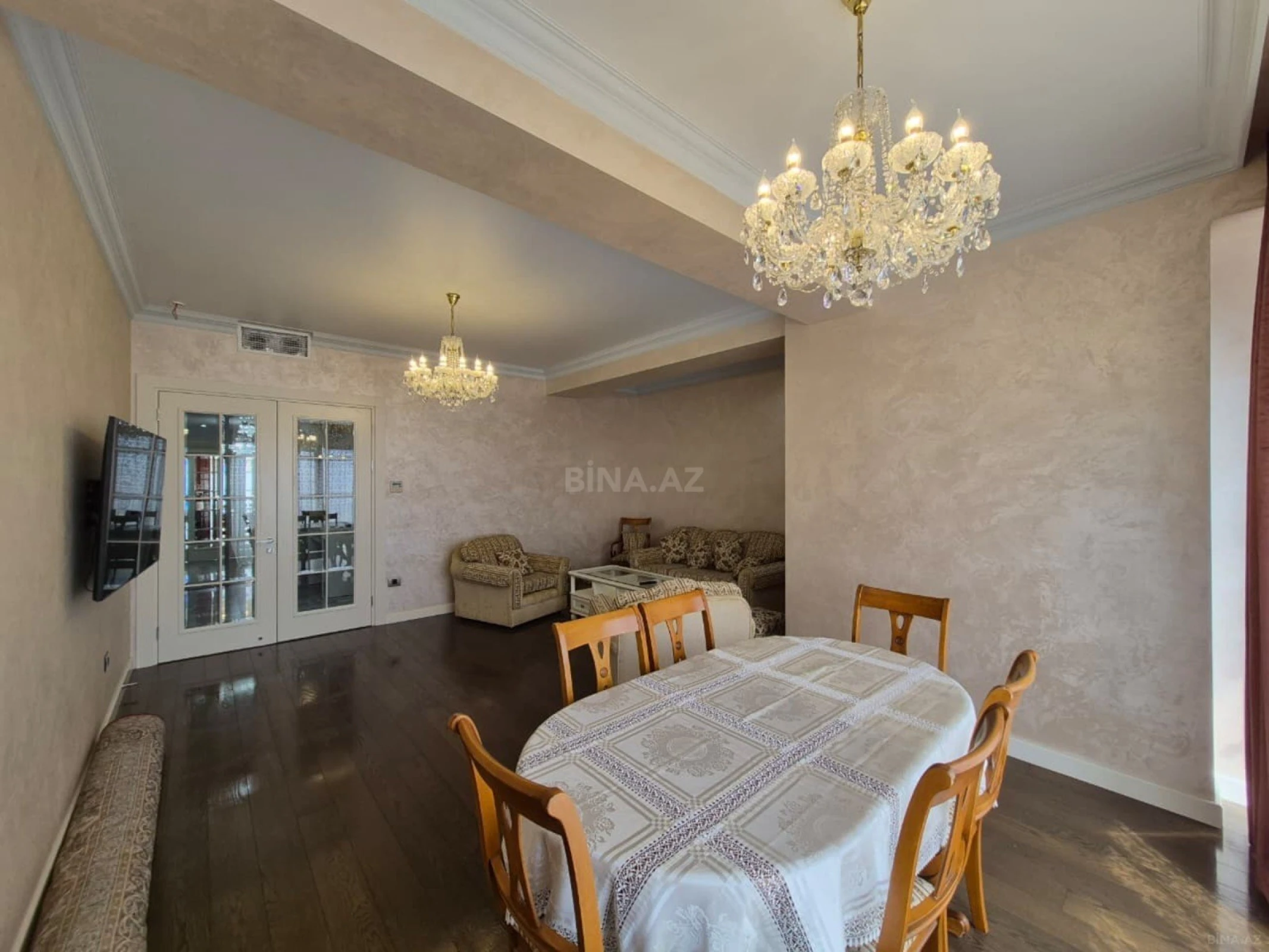 Kirayə verilir 3 otaqlı mənzil 170 m²