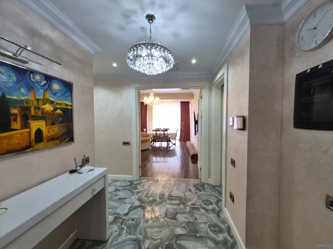 Kirayə verilir 3 otaqlı mənzil 170 m²