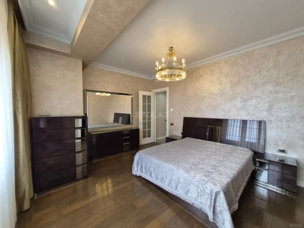 Kirayə verilir 3 otaqlı mənzil 170 m²
