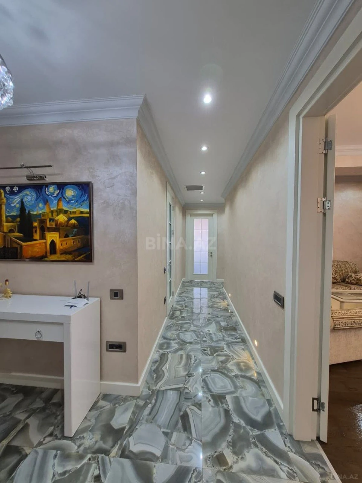 Kirayə verilir 3 otaqlı mənzil 170 m²