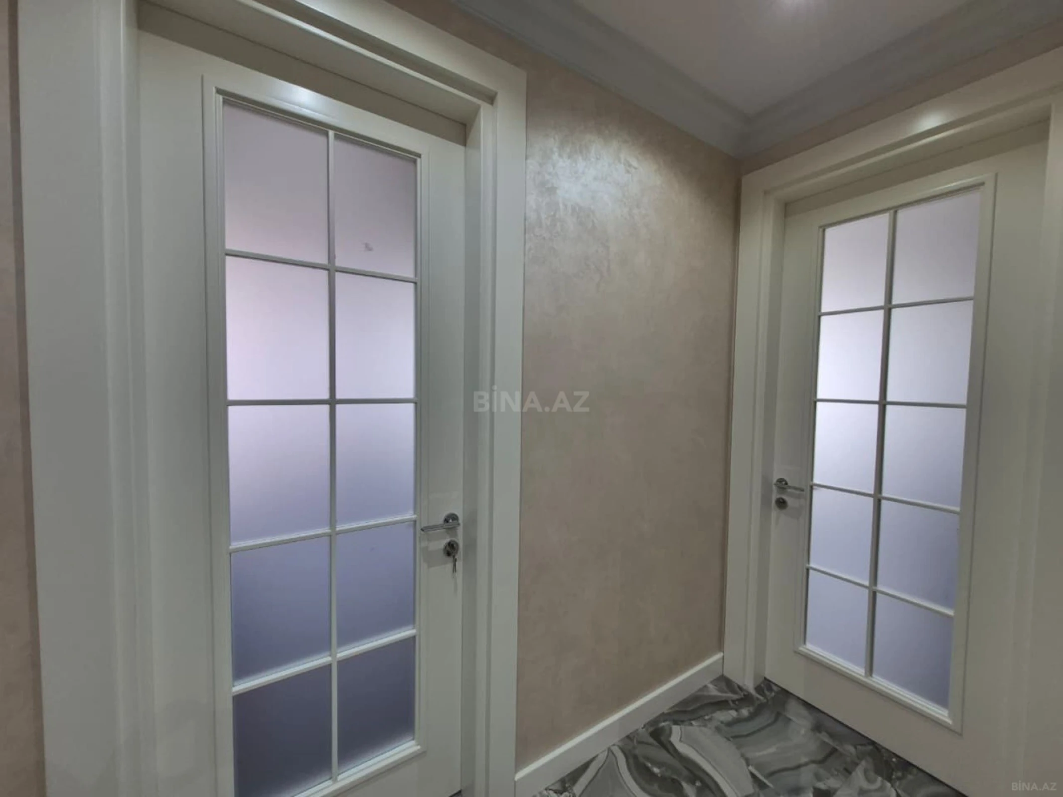 Kirayə verilir 3 otaqlı mənzil 170 m²