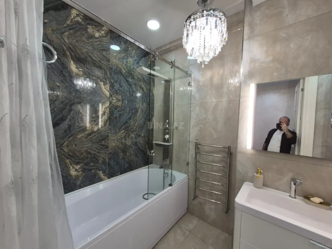 Kirayə verilir 3 otaqlı mənzil 170 m²