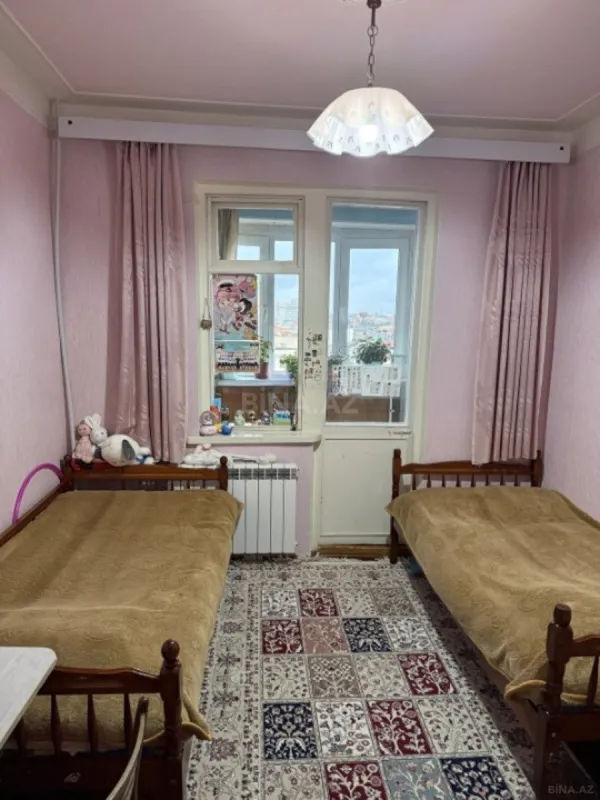 Satılır 4 otaqlı mənzil 100 m²