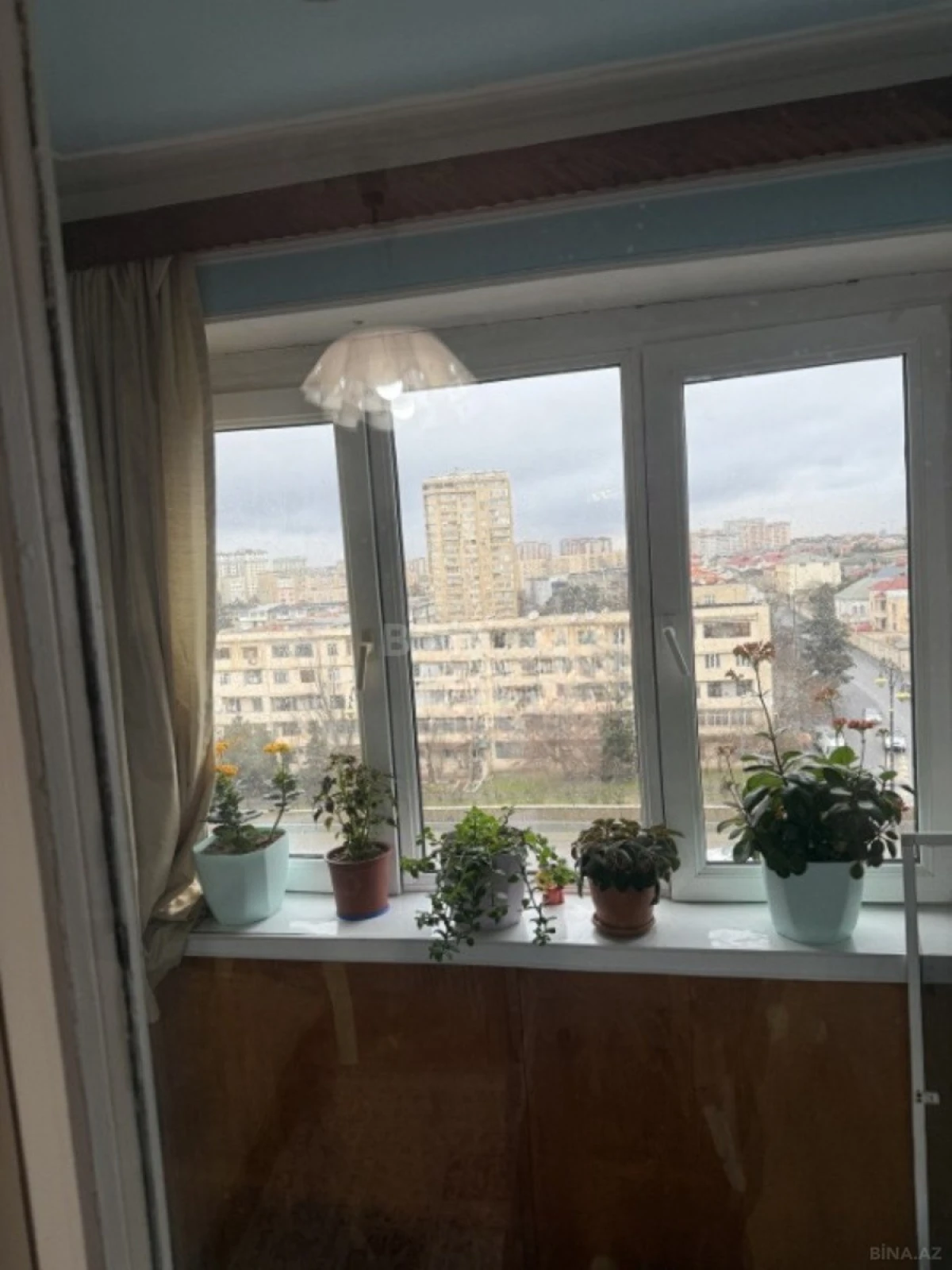 Satılır 4 otaqlı mənzil 100 m²