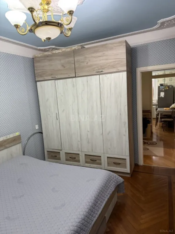 Satılır 4 otaqlı mənzil 100 m²