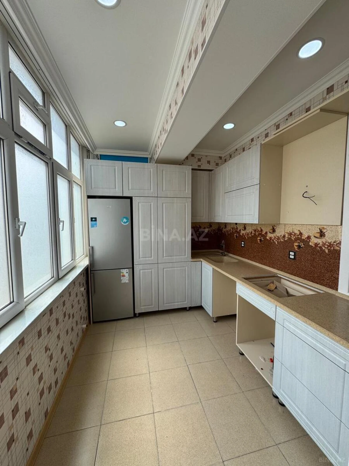 Satılır 3 otaqlı mənzil 75 m²