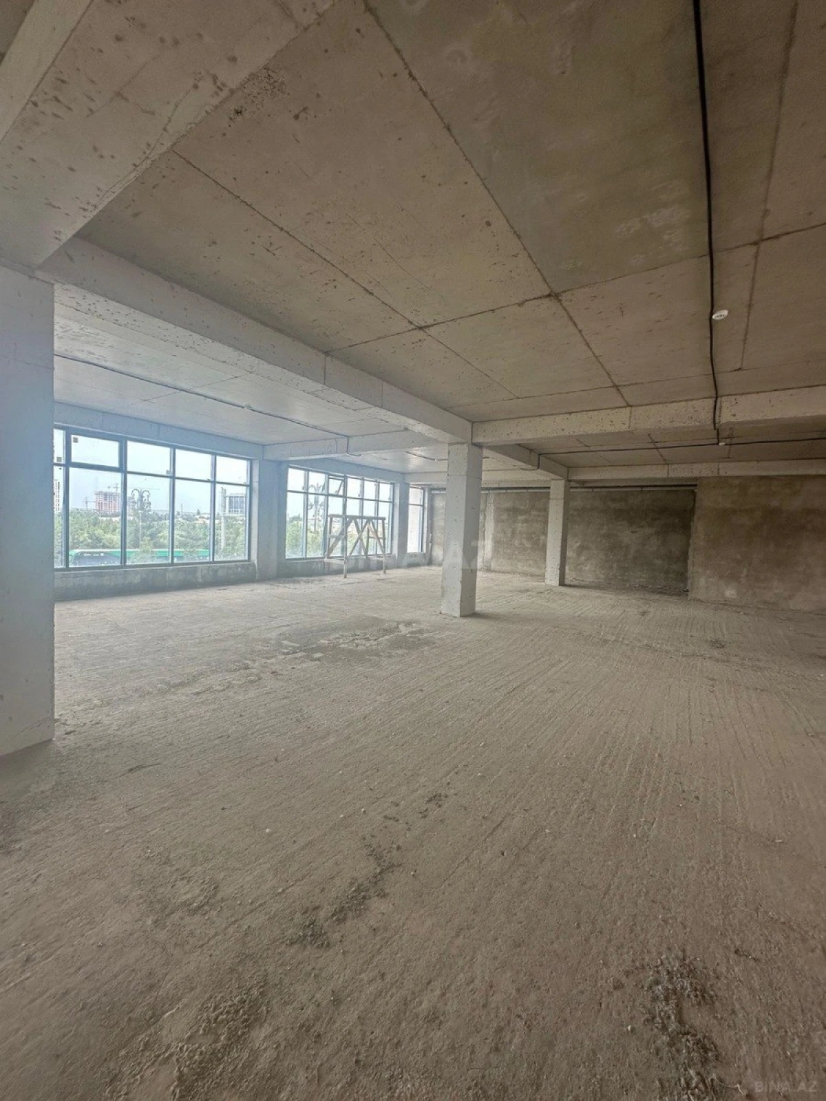 Satılır obyekt 97.2 m²