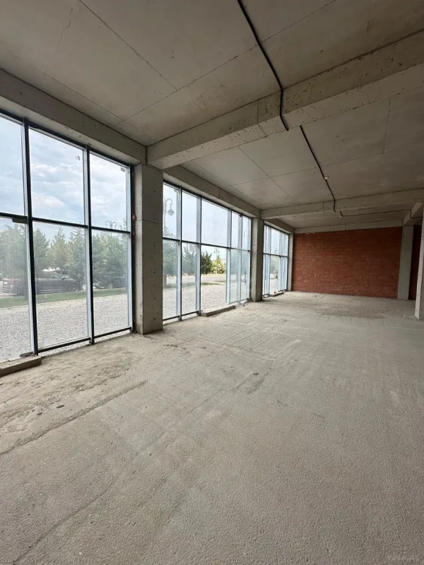 Satılır obyekt 97.2 m²
