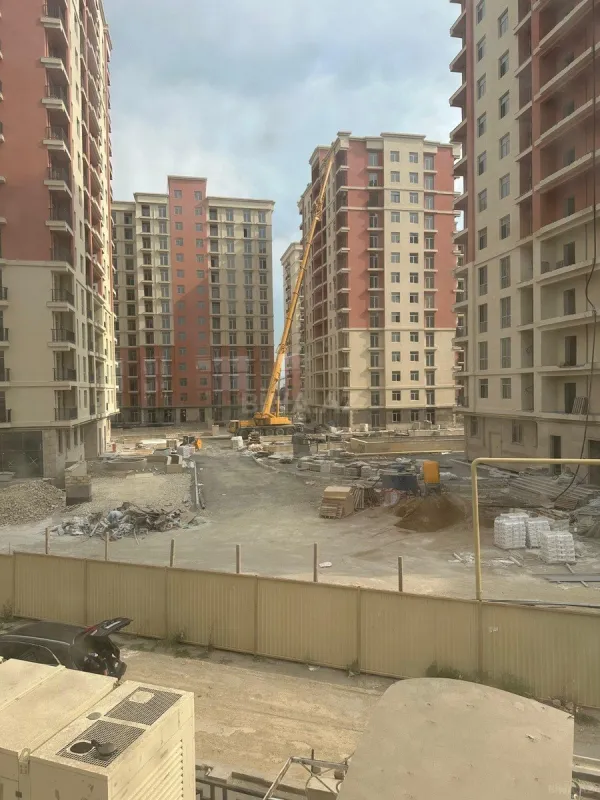 Satılır obyekt 97.2 m²