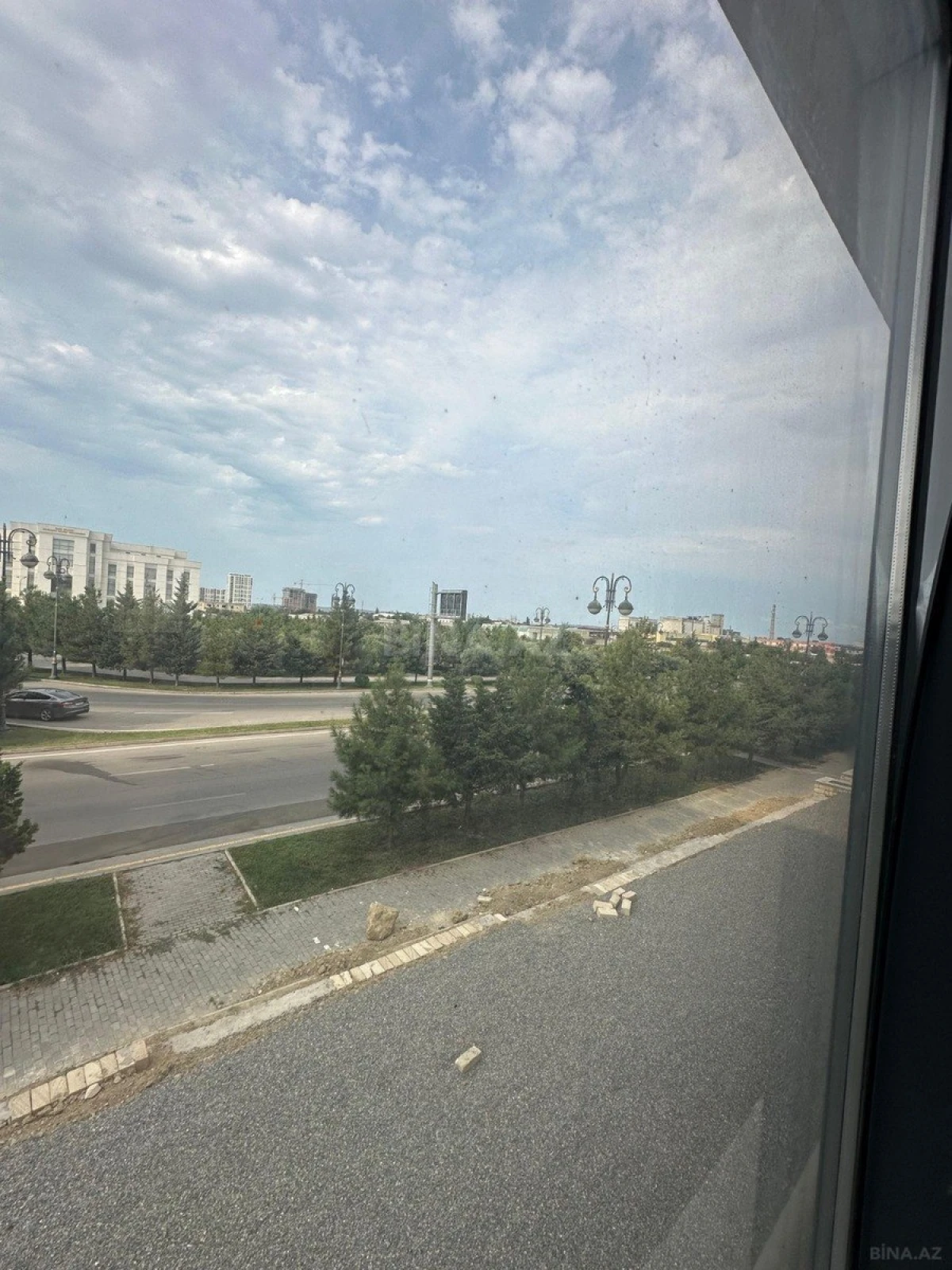 Satılır obyekt 97.2 m²