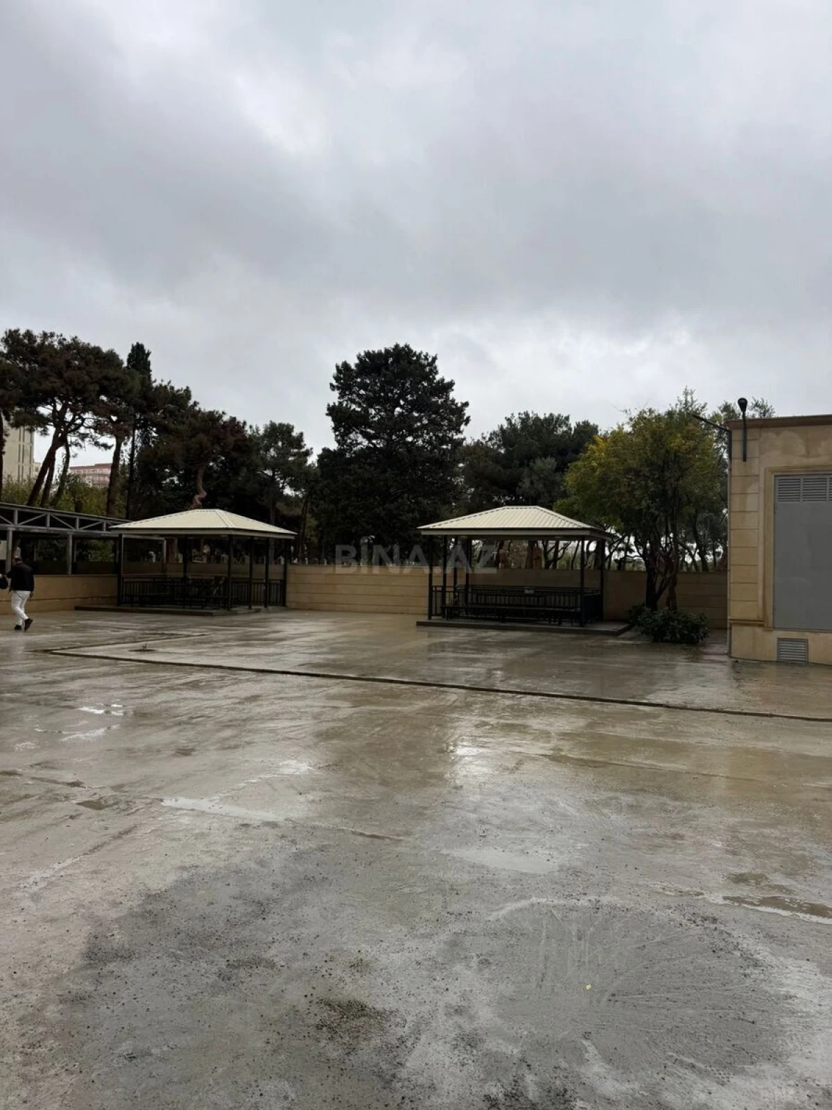 Satılır 4 otaqlı mənzil 150 m²