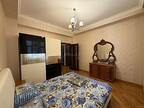 Kirayə verilir 4 otaqlı mənzil 190 m²
