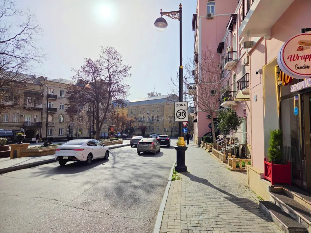 Satılır obyekt 75 m²